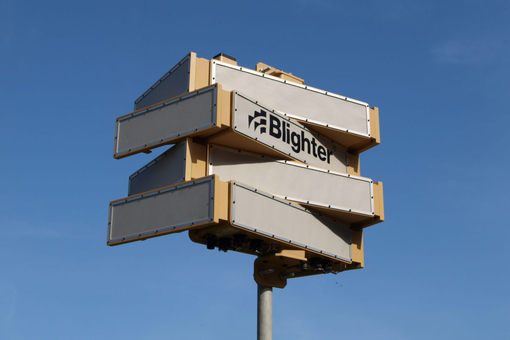 blighter-b303-ground-surveillance-radar-on-mounting-pole-light-stone-side-view