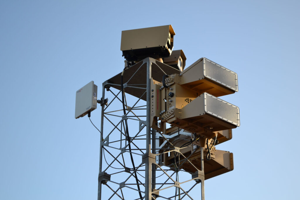 blighter-guardian-blighter-b400-series-radar-and-camera-for-military-or-airbase-and-fob-protection